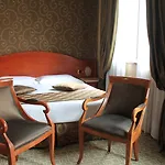 Mozart Hotel 4*