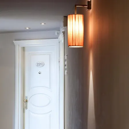Mozart Hotell 4*