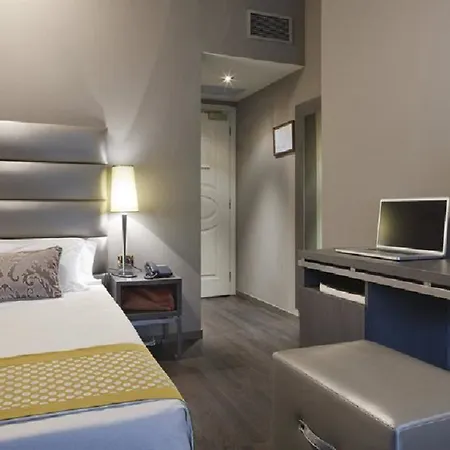 Mozart Hotell 4*